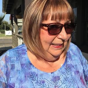 Meet your Posher, Debbie